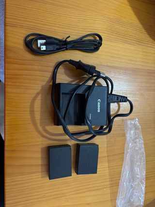 Cámara Canon EOS 1100D + Objetivo EF 75-300