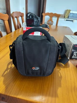 Cámara Canon EOS 1100D + Objetivo EF 75-300