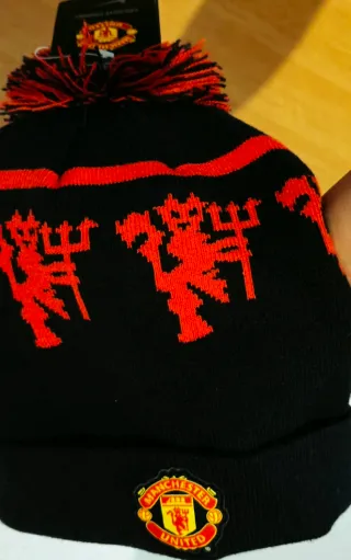 Gorro Nike Manchester United Negro y Rojo