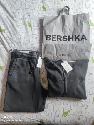 Chándal Bershka gris nuevo