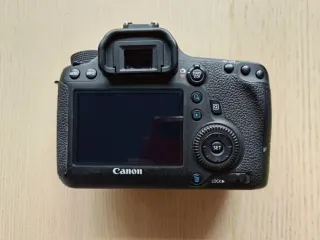 Canon 6D +Yongnuo 35mm f2 +Disparador +2 Baterías