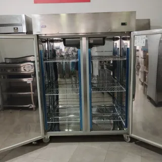 Congelador vertical acero inox 2 puertas