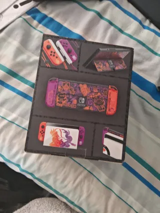 Nintendo Switch OLED Pokémon Escarlata y Púrpura
