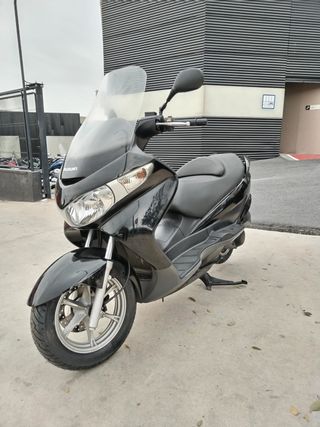 Suzuki Burgman 125 Negra