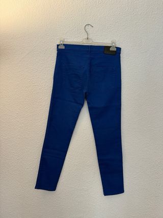 Pantalón vaquero Zara azul