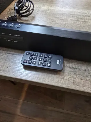 Barra de Sonido LG SJ3 con Subwoofer 300W