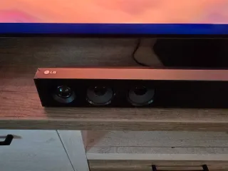 Barra de Sonido LG SJ3 con Subwoofer 300W