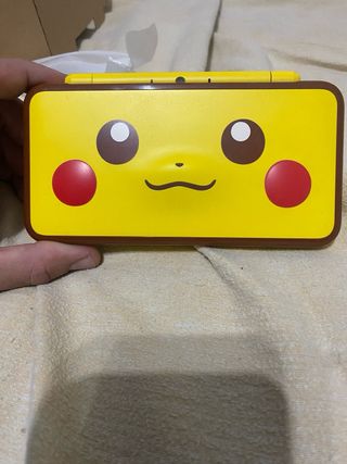 Nintendo 2DS XL edición pikachu