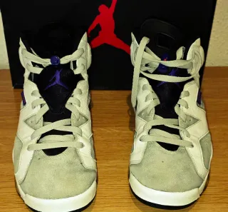 Zapatillas Jordan Talla 42 Blancas y Grises