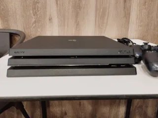 PS4 Pro 1TB Firmware 9.51 + 2 Mandos + 2 juegos