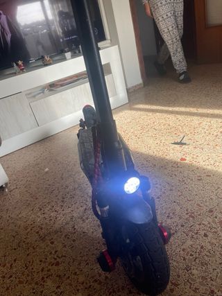 Patinete eléctrico en muy buen estado