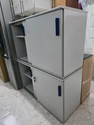 2 Armarios madera valda  Metálicos Puertas Correde