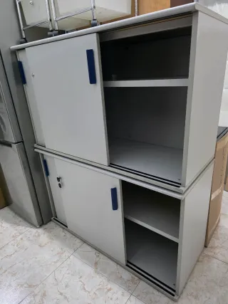 2 Armarios madera valda  Metálicos Puertas Correde