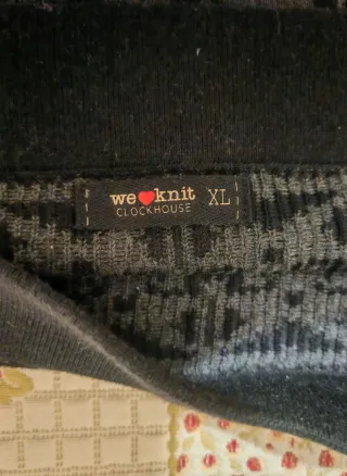 Falda ajustada negra con estampado geométrico