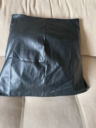 Falda mini piel fruncida lateral