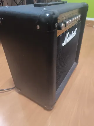 Amplificador Marshall MG15CDR Negro