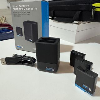 GoPro Hero 7 Black + 3 batterie + Caricabatterie
