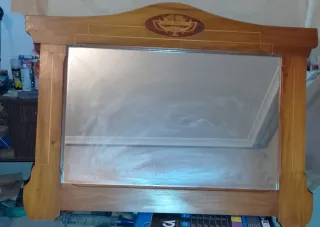 Mesita de marquetería antigua con su Espejo