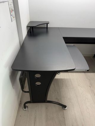 escritorio esquinero de 170x140 por 60 de fondo