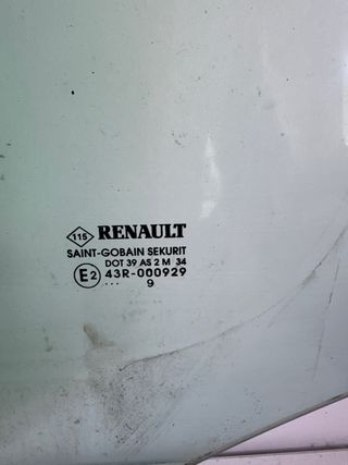 Luna delantera izquierda renault kangoo 1/2