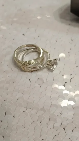 Anillo de compromiso dos en uno,en caja