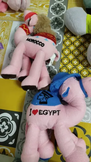 Juguete infantil de peluche rosa