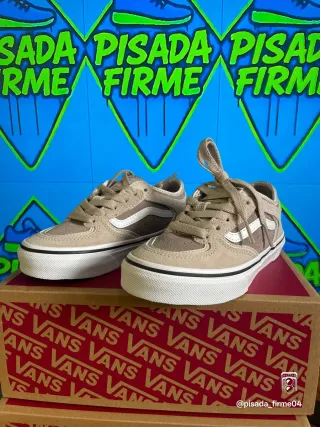 Zapatillas Vans Beige y Blancas en talla 30