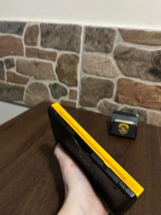 Nintendo DSi XL Giallo