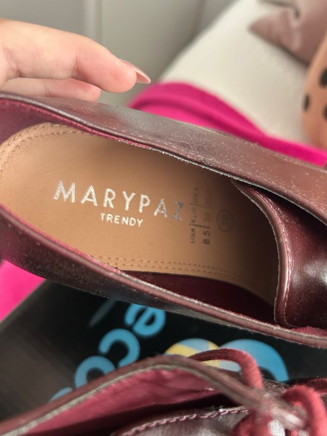 Botas de tacón con cordones