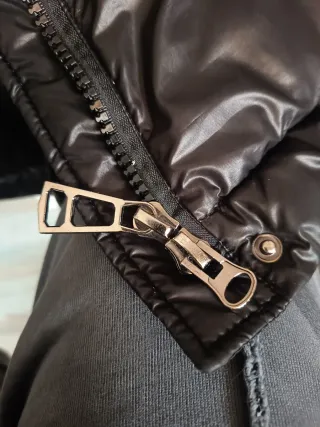 Abrigo largo negro brillante