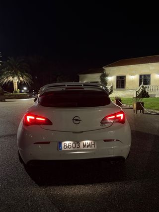 Opel Astra 2012