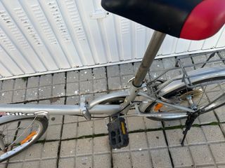 Bicicleta plegable plateada