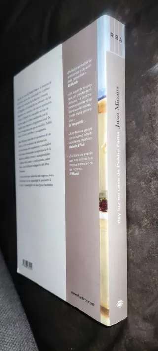 Hay luz en casa de publio fama