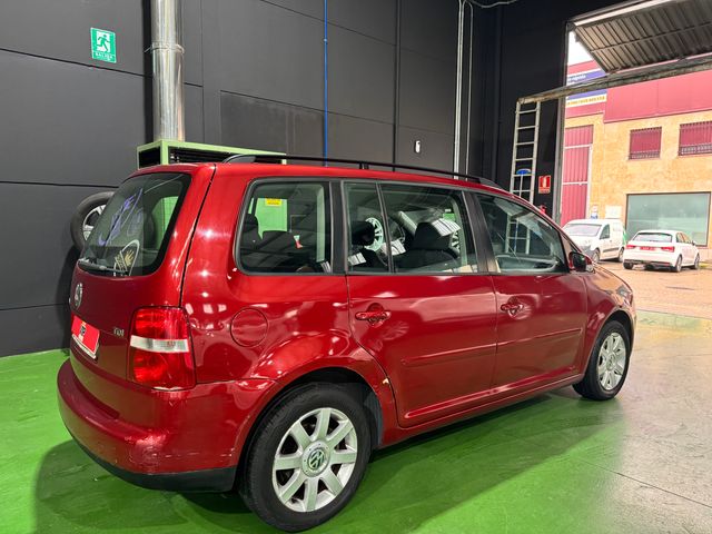VOLKSWAGEN Touran 1.9 TDI ADVANCE