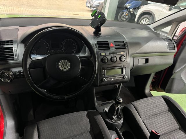 VOLKSWAGEN Touran 1.9 TDI ADVANCE