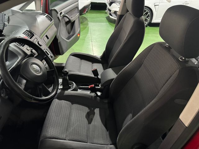 VOLKSWAGEN Touran 1.9 TDI ADVANCE