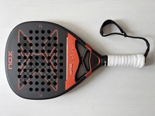 Pala Nox AT10 Genius 12k Agustín Tapia