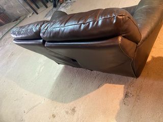 Sofá de cuero marrón