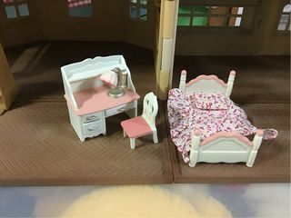 Familia Sylvanian pack casita accesorios