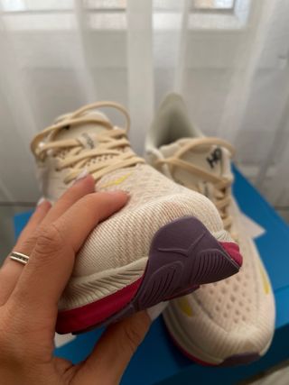 Zapatillas Hoka Clifton 9 Mujer Beige/Rosa