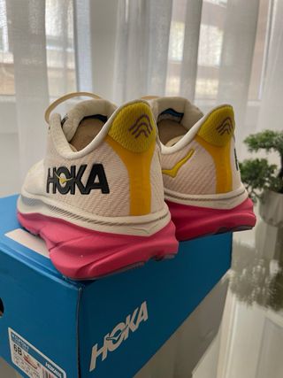 Zapatillas Hoka Clifton 9 Mujer Beige/Rosa