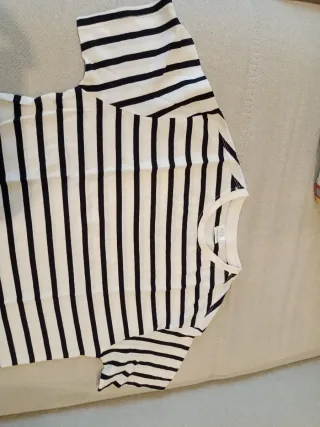 Camiseta ZARA Rayas Negras y Blancas.Talla 11/12