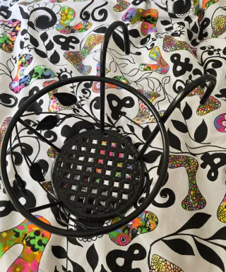 Colgador para macetas de metal negro