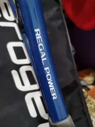 Raqueta de tenis ProKennex con funda