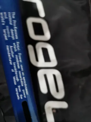 Raqueta de tenis ProKennex con funda