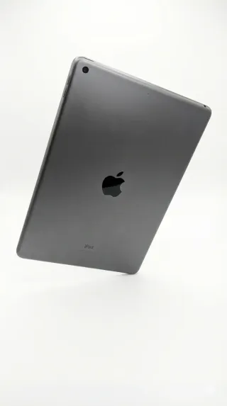 iPad 9th gen Gris (precio negociable) + cargador