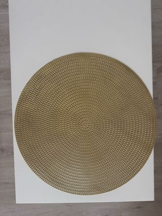 Mesa IKEA con ruedas