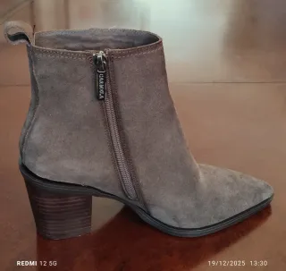 Botines Carmela Tacon Gris Puntiagudos