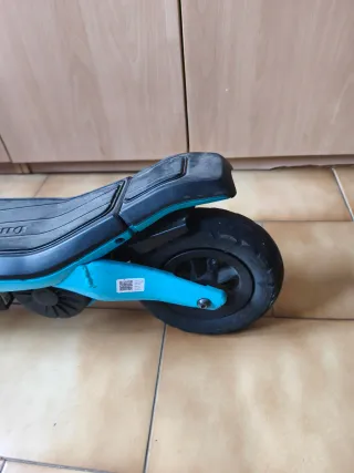 Patinete eléctrico infantil azul