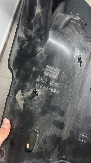 Contraescudo Scooter Negro